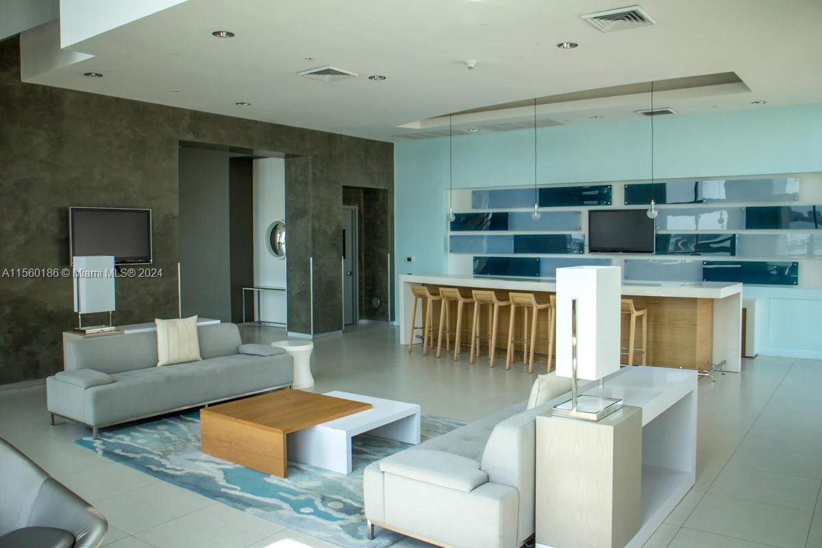 1900 N Bayshore Dr 2806, Miami, Florida 33132, 1 Bedroom Bedrooms, 2 Rooms Rooms,1 BathroomBathrooms,Residential,For Sale,1900 N Bayshore Dr 2806,A11560186