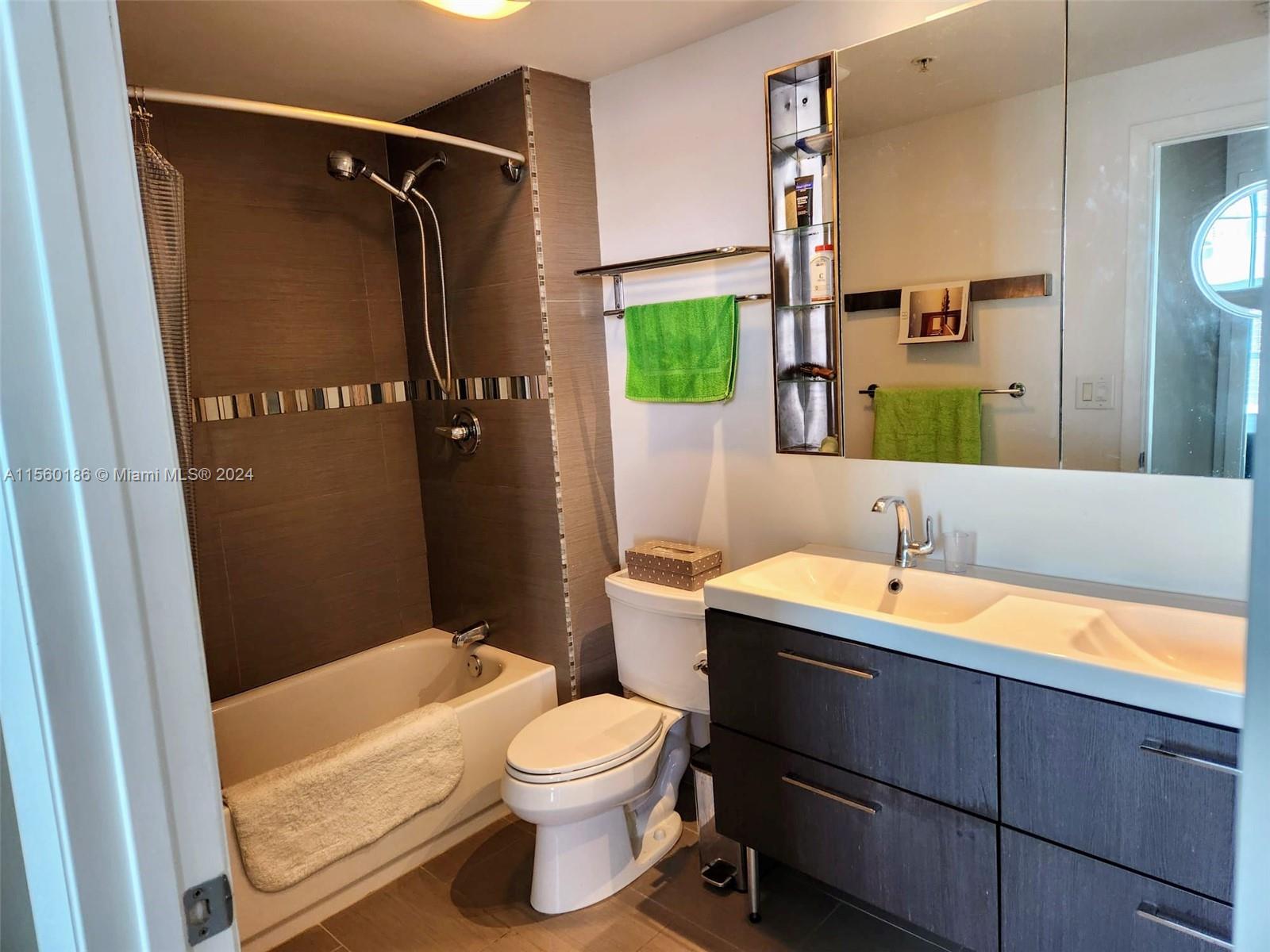 1900 N Bayshore Dr 2806, Miami, Florida 33132, 1 Bedroom Bedrooms, 2 Rooms Rooms,1 BathroomBathrooms,Residential,For Sale,1900 N Bayshore Dr 2806,A11560186