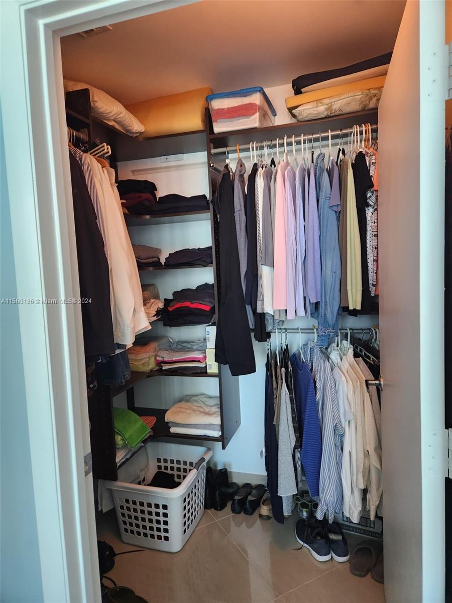 1900 N Bayshore Dr 2806, Miami, Florida 33132, 1 Bedroom Bedrooms, 2 Rooms Rooms,1 BathroomBathrooms,Residential,For Sale,1900 N Bayshore Dr 2806,A11560186