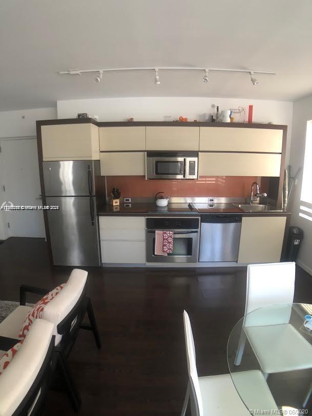 435 21st St 219, Miami Beach, Florida 33139, 1 Bedroom Bedrooms, ,1 BathroomBathrooms,Residentiallease,For Rent,435 21st St 219,A11560215