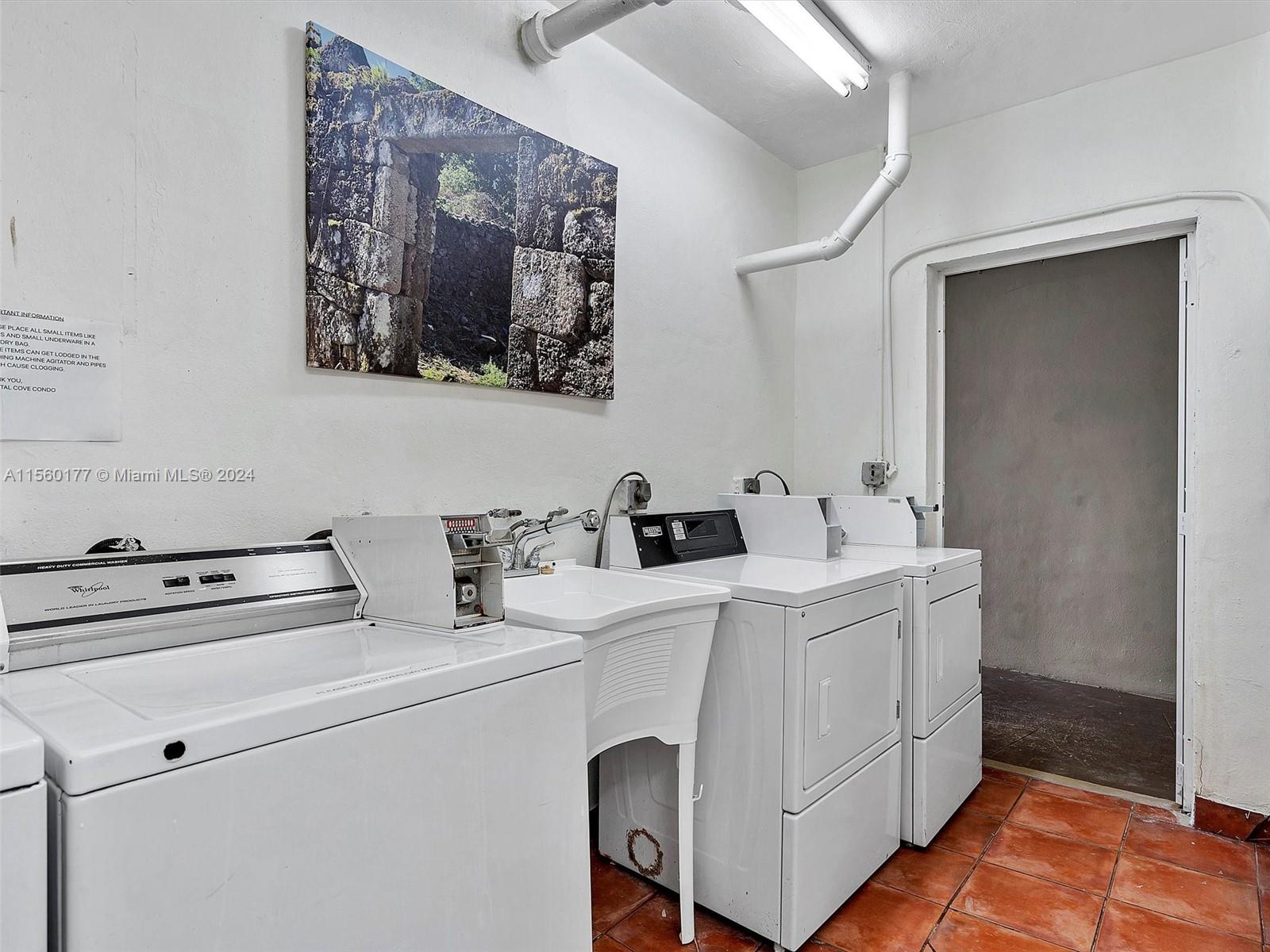 450 Golden Isles Dr 1J, Hallandale Beach, Florida 33009, 2 Bedrooms Bedrooms, ,2 BathroomsBathrooms,Residential,For Sale,450 Golden Isles Dr 1J,A11560177