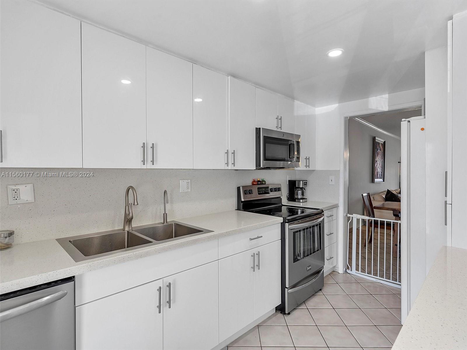 450 Golden Isles Dr 1J, Hallandale Beach, Florida 33009, 2 Bedrooms Bedrooms, ,2 BathroomsBathrooms,Residential,For Sale,450 Golden Isles Dr 1J,A11560177