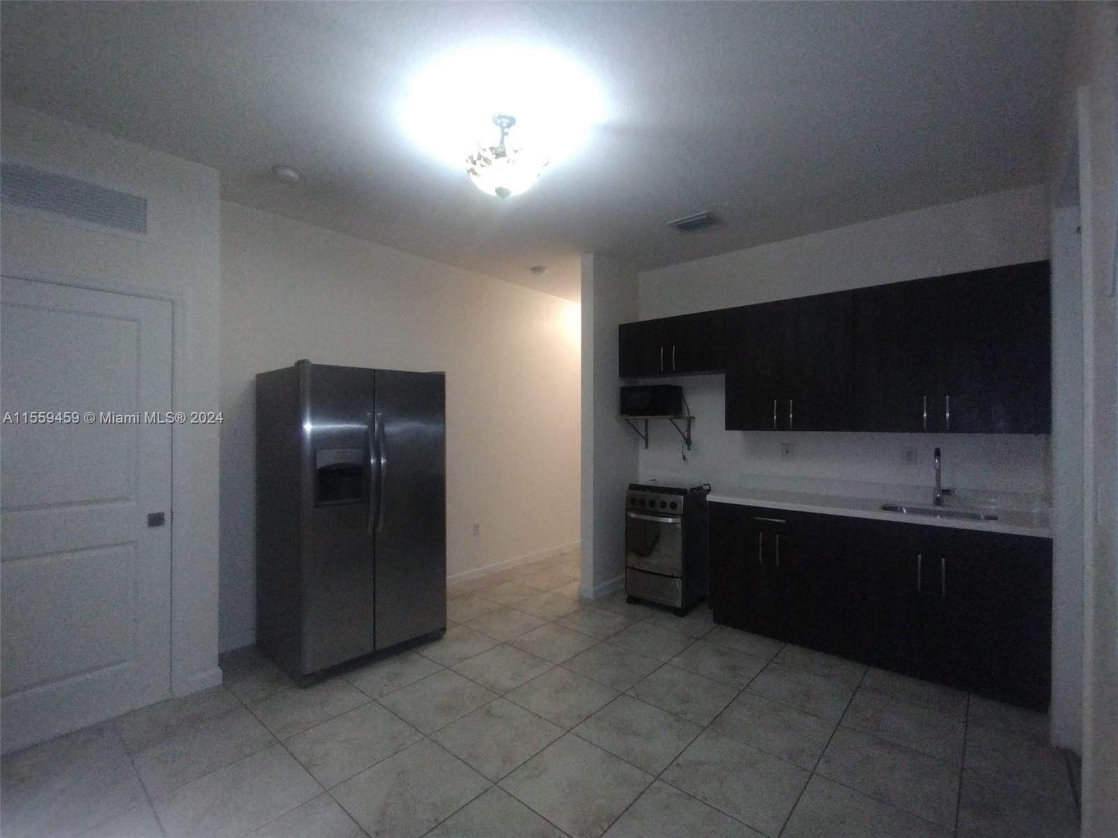 Homestead, Florida 33032, 2 Bedrooms Bedrooms, ,1 BathroomBathrooms,Residentiallease,For Rent,A11559459
