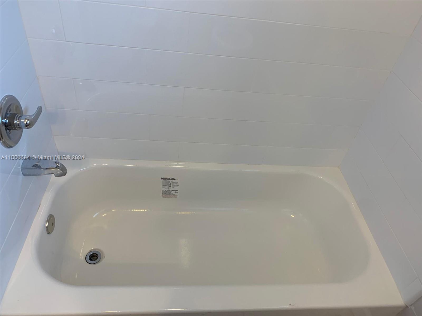 1540 NE 180th St, North Miami Beach, Florida 33162, 3 Bedrooms Bedrooms, ,2 BathroomsBathrooms,Residentiallease,For Rent,1540 NE 180th St,A11556694