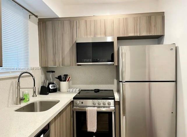 600 N 20th Ave 9, Hollywood, Florida 33020, ,1 BathroomBathrooms,Residentiallease,For Rent,600 N 20th Ave 9,A11560246