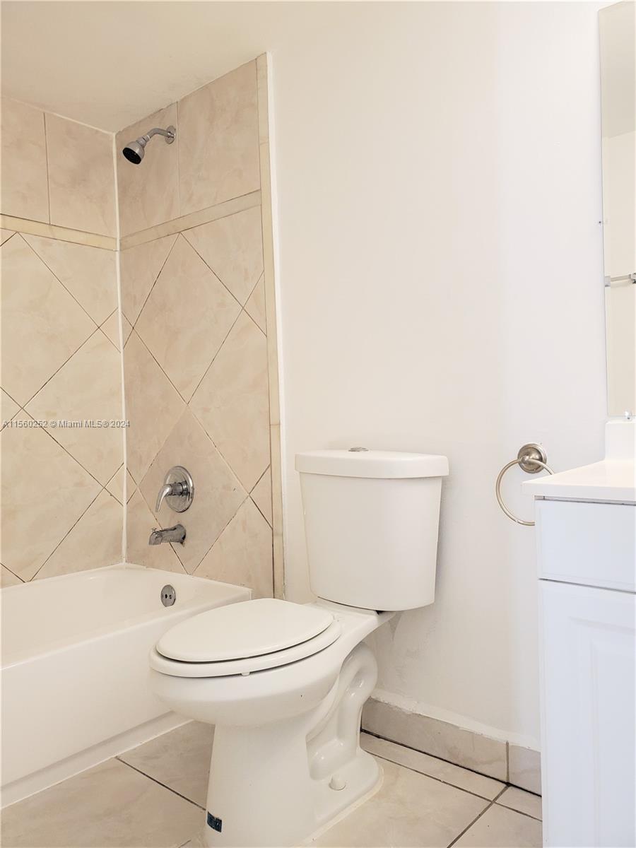 10020 NW 9th St Cir 102, Miami, Florida 33172, 3 Bedrooms Bedrooms, ,2 BathroomsBathrooms,Residentiallease,For Rent,10020 NW 9th St Cir 102,A11560252