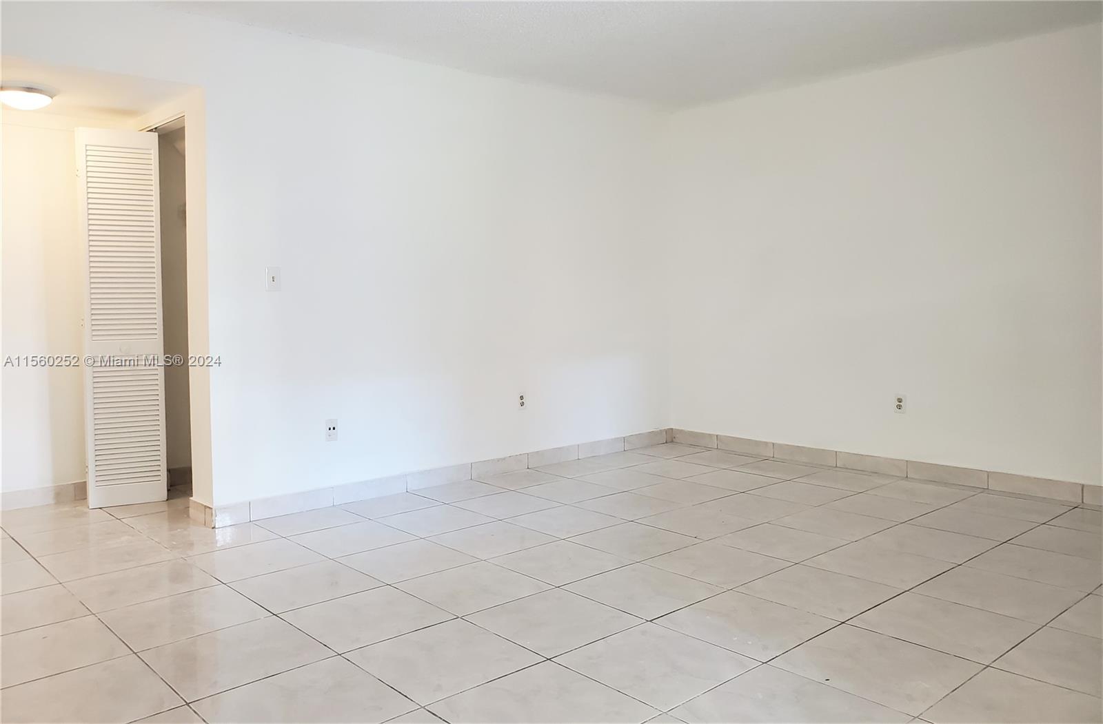 10020 NW 9th St Cir 102, Miami, Florida 33172, 3 Bedrooms Bedrooms, ,2 BathroomsBathrooms,Residentiallease,For Rent,10020 NW 9th St Cir 102,A11560252