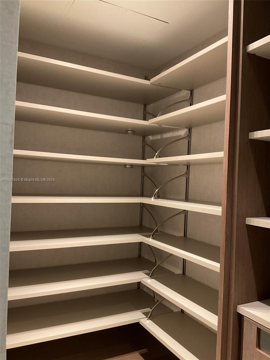 2950 NE 188th St 331, Aventura, Florida 33180, 2 Bedrooms Bedrooms, ,3 BathroomsBathrooms,Residentiallease,For Rent,2950 NE 188th St 331,A11557826