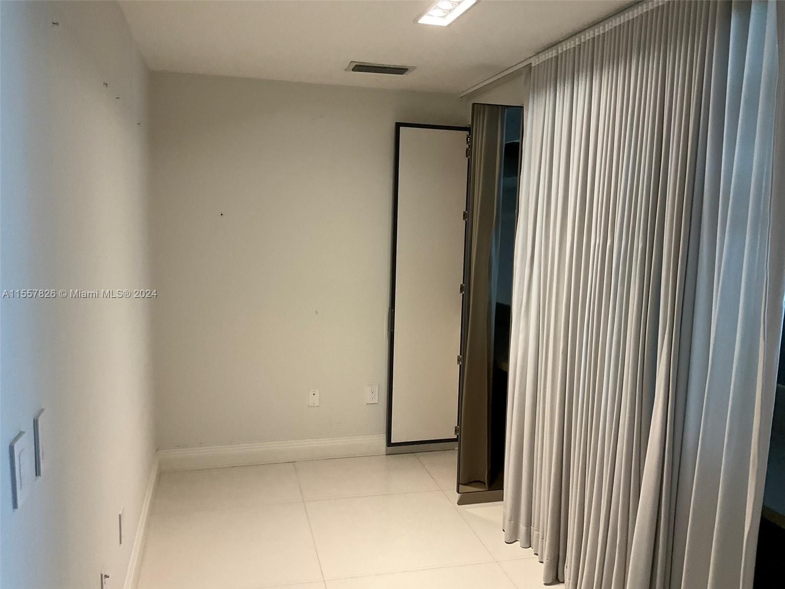 2950 NE 188th St 331, Aventura, Florida 33180, 2 Bedrooms Bedrooms, ,3 BathroomsBathrooms,Residentiallease,For Rent,2950 NE 188th St 331,A11557826