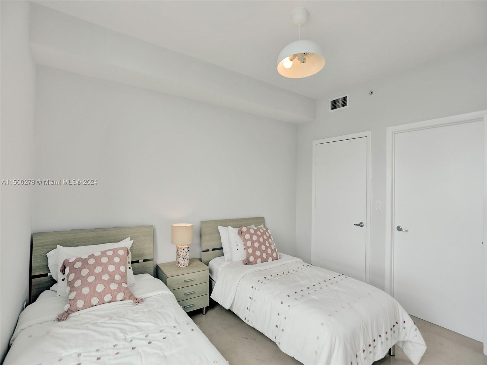 90 SW 3rd St 2809, Miami, Florida 33130, 2 Bedrooms Bedrooms, ,2 BathroomsBathrooms,Residentiallease,For Rent,90 SW 3rd St 2809,A11560278