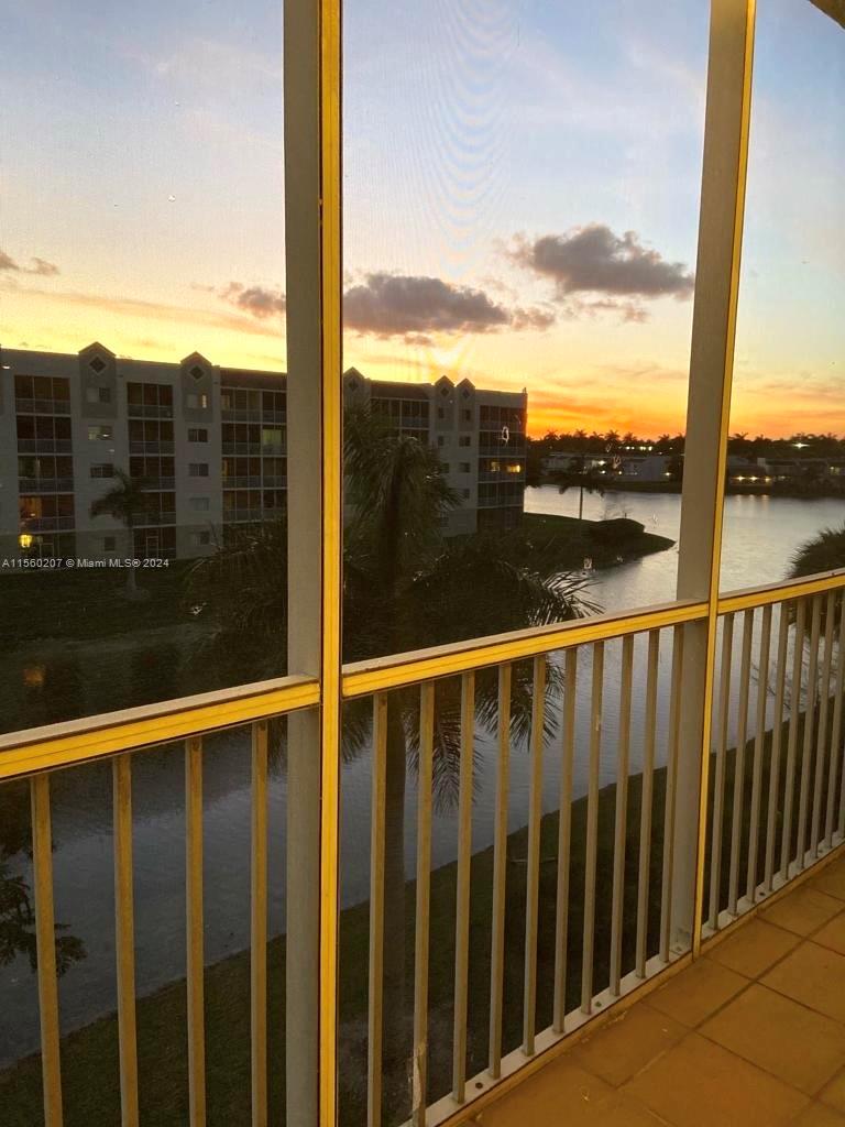 10720 NW 66th St 402, Doral, Florida 33178, 2 Bedrooms Bedrooms, ,2 BathroomsBathrooms,Residentiallease,For Rent,10720 NW 66th St 402,A11560207