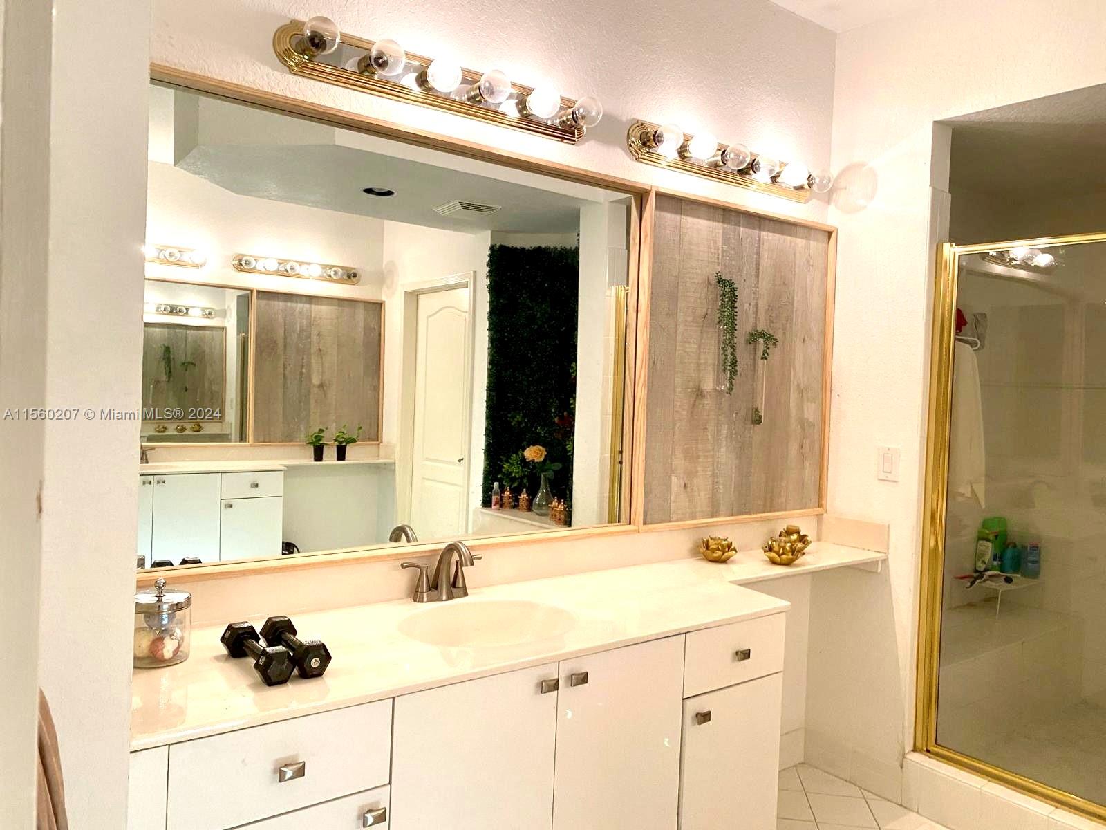 10720 NW 66th St 402, Doral, Florida 33178, 2 Bedrooms Bedrooms, ,2 BathroomsBathrooms,Residentiallease,For Rent,10720 NW 66th St 402,A11560207