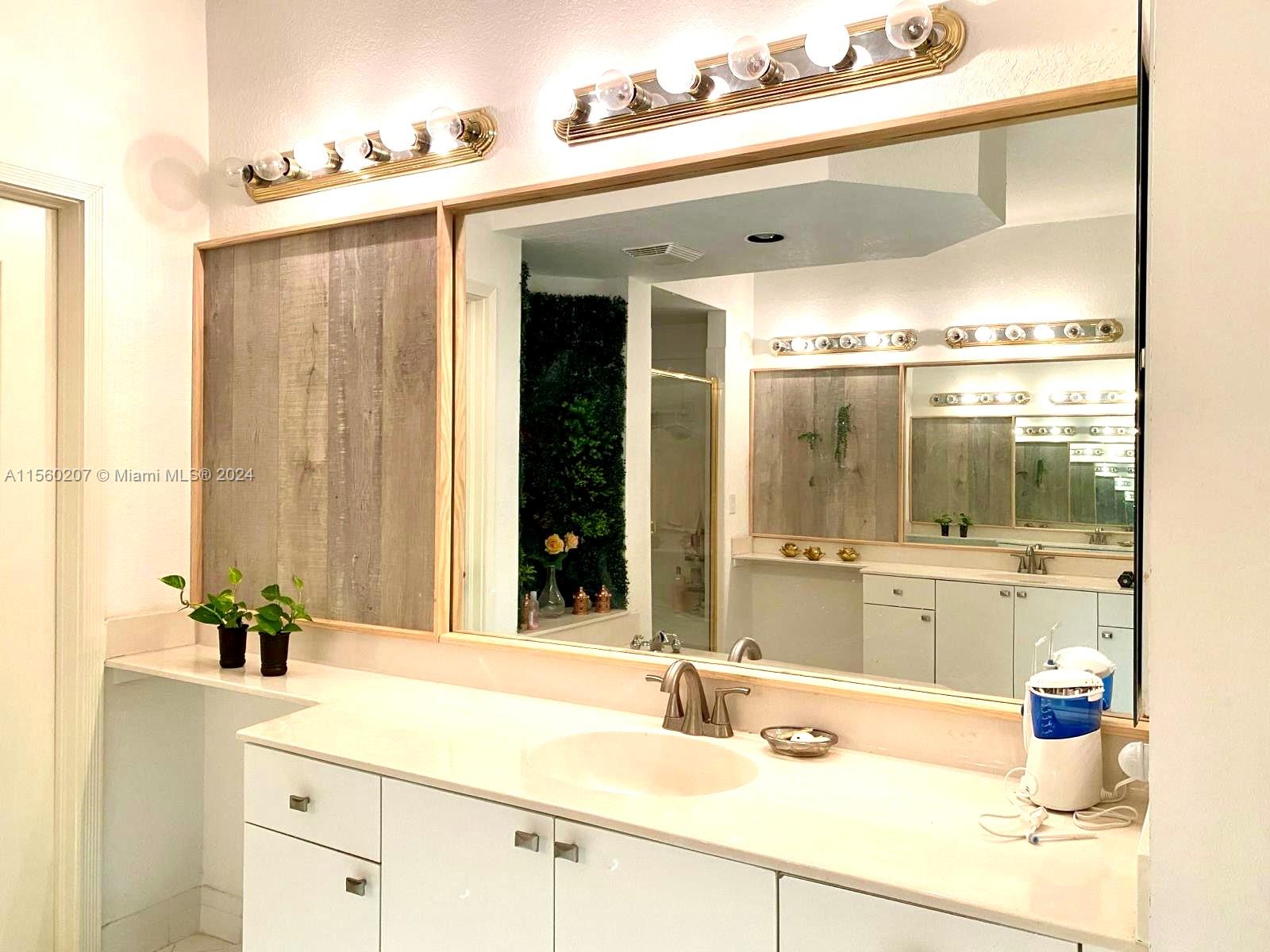 10720 NW 66th St 402, Doral, Florida 33178, 2 Bedrooms Bedrooms, ,2 BathroomsBathrooms,Residentiallease,For Rent,10720 NW 66th St 402,A11560207