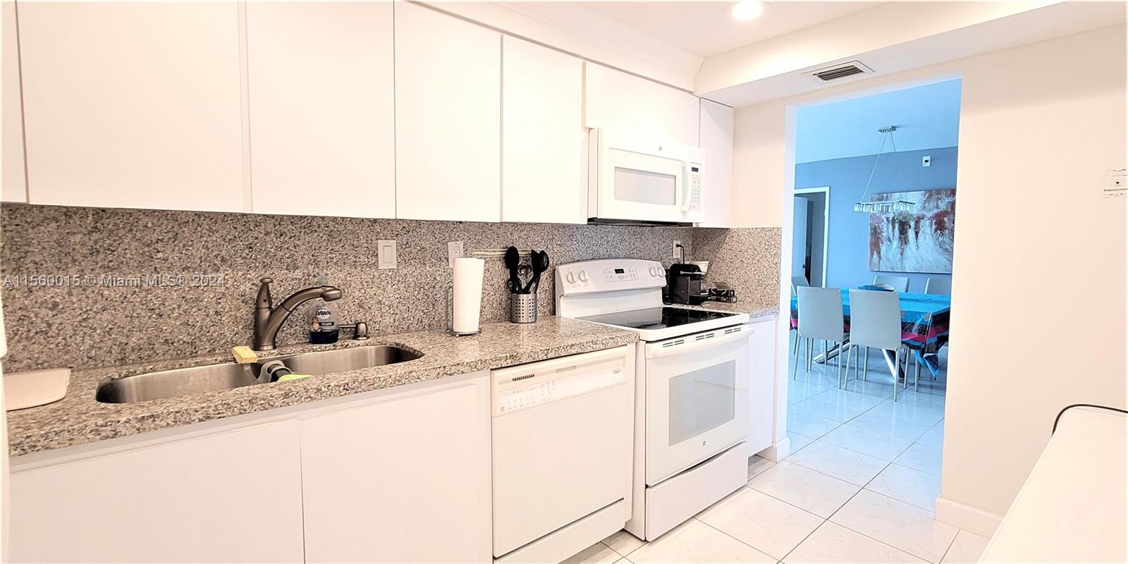 3731 N Country Club Dr 926, Aventura, Florida 33180, 2 Bedrooms Bedrooms, ,2 BathroomsBathrooms,Residentiallease,For Rent,3731 N Country Club Dr 926,A11560015