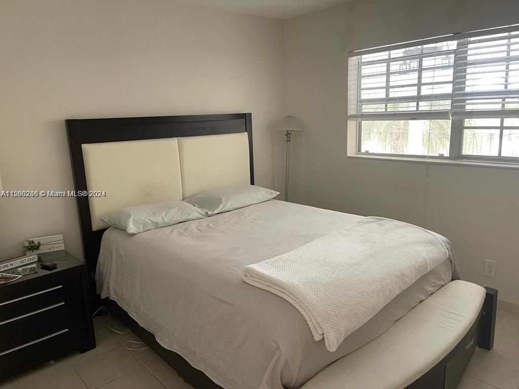 450 Paradise Isle Blvd 305, Hallandale Beach, Florida 33009, 2 Bedrooms Bedrooms, ,2 BathroomsBathrooms,Residential,For Sale,450 Paradise Isle Blvd 305,A11560286