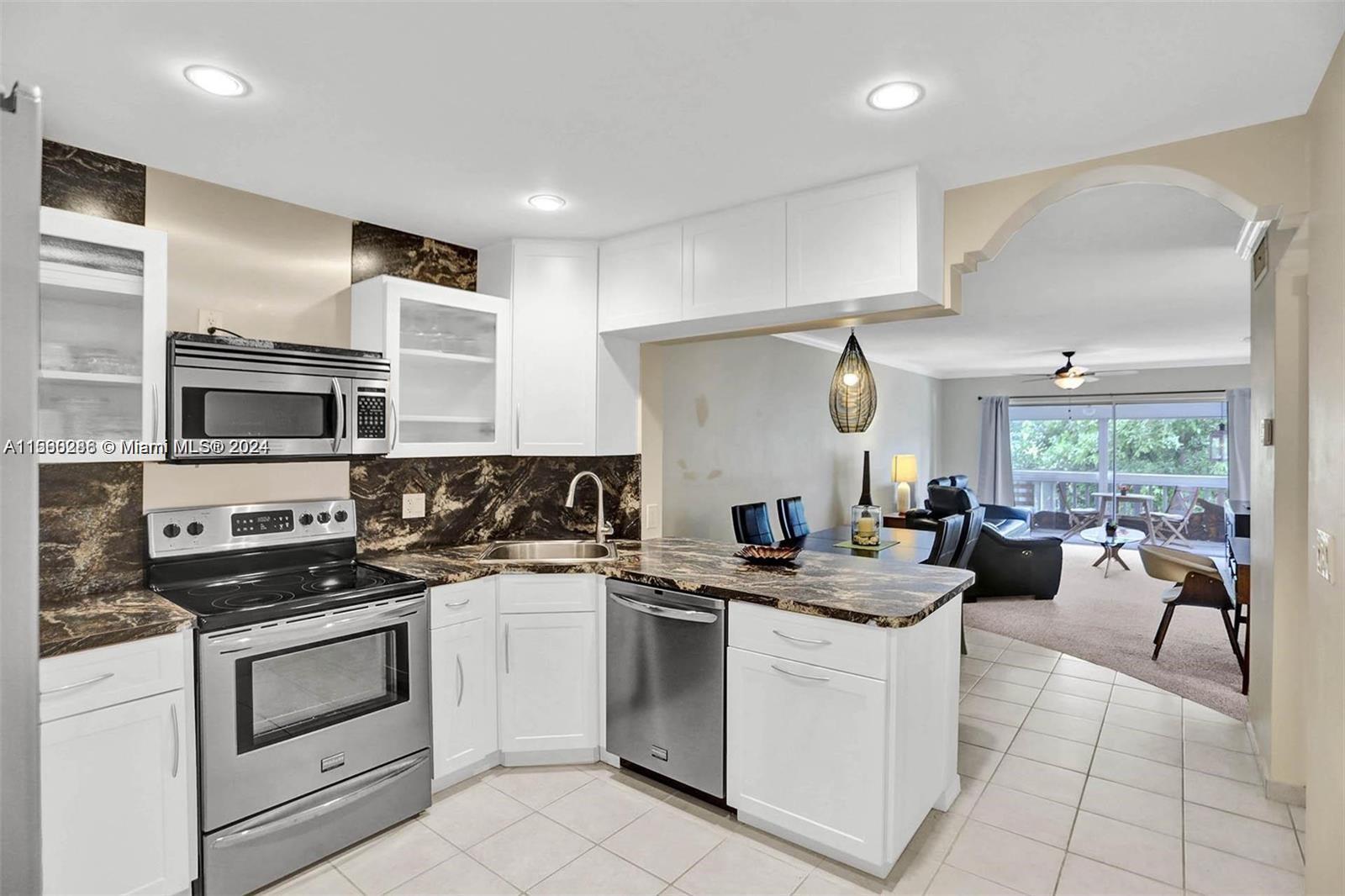 450 Paradise Isle Blvd 305, Hallandale Beach, Florida 33009, 2 Bedrooms Bedrooms, ,2 BathroomsBathrooms,Residential,For Sale,450 Paradise Isle Blvd 305,A11560286