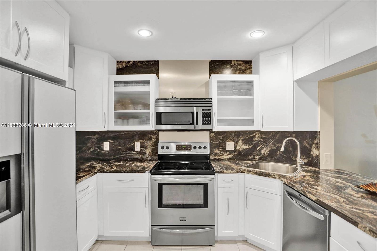 450 Paradise Isle Blvd 305, Hallandale Beach, Florida 33009, 2 Bedrooms Bedrooms, ,2 BathroomsBathrooms,Residential,For Sale,450 Paradise Isle Blvd 305,A11560286