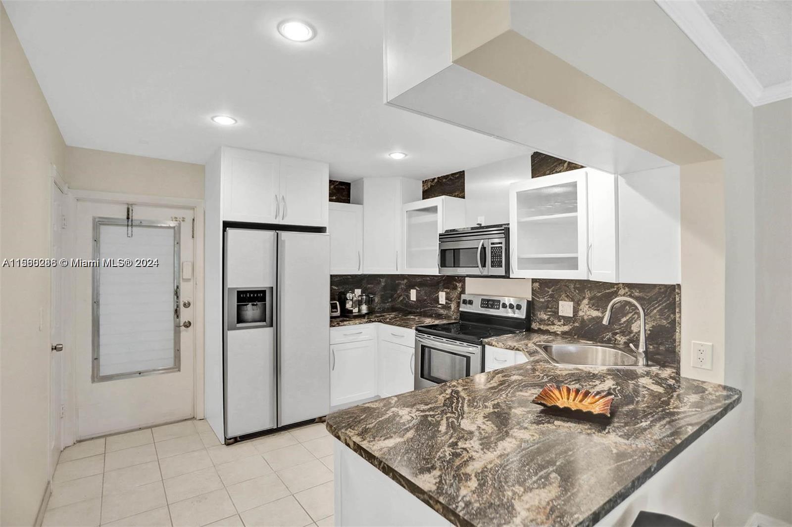 450 Paradise Isle Blvd 305, Hallandale Beach, Florida 33009, 2 Bedrooms Bedrooms, ,2 BathroomsBathrooms,Residential,For Sale,450 Paradise Isle Blvd 305,A11560286