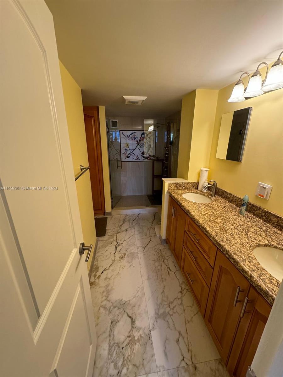 1833 S Ocean Dr 308, Hallandale Beach, Florida 33009, 2 Bedrooms Bedrooms, ,2 BathroomsBathrooms,Residentiallease,For Rent,1833 S Ocean Dr 308,A11560358