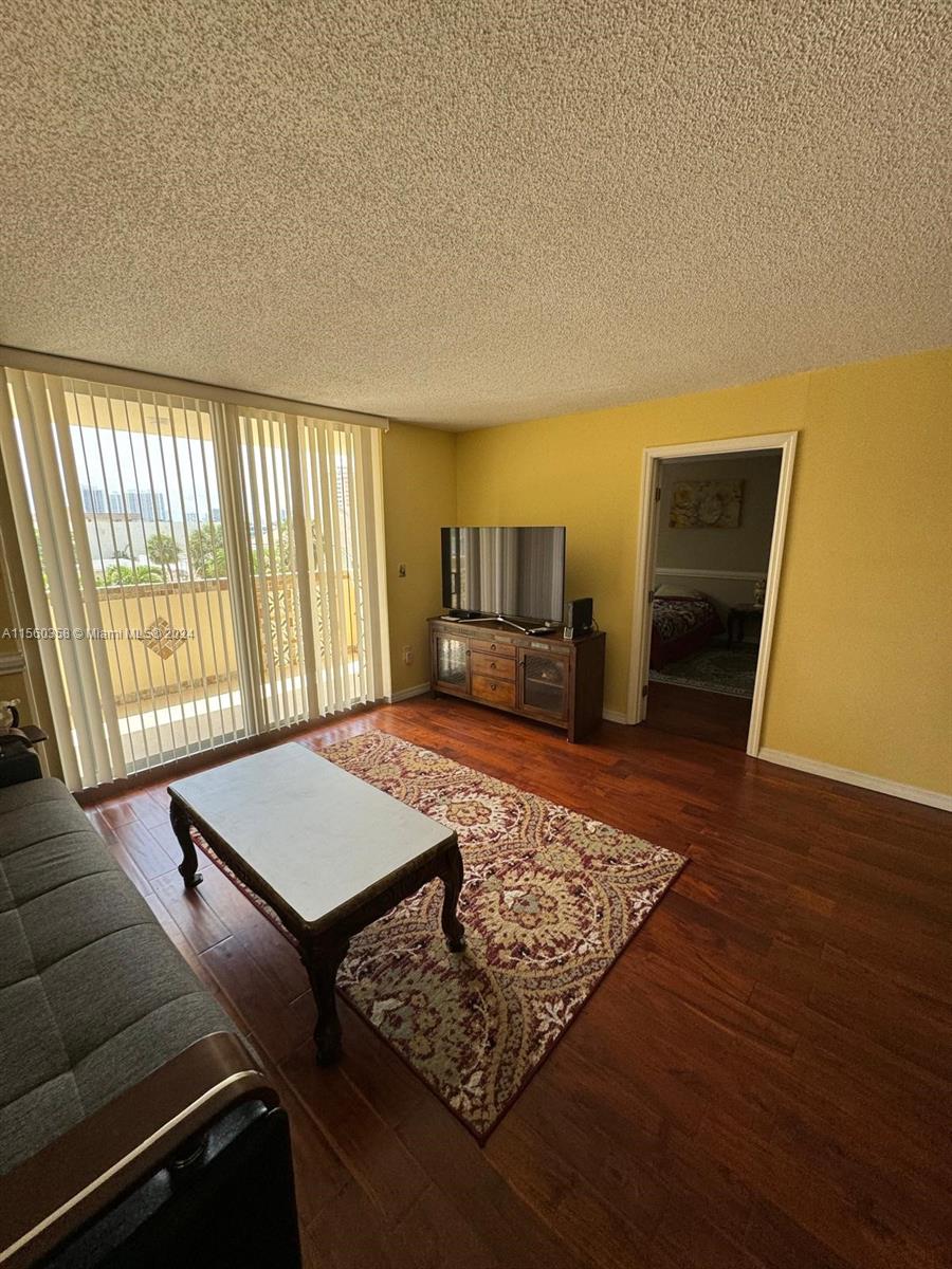 1833 S Ocean Dr 308, Hallandale Beach, Florida 33009, 2 Bedrooms Bedrooms, ,2 BathroomsBathrooms,Residentiallease,For Rent,1833 S Ocean Dr 308,A11560358