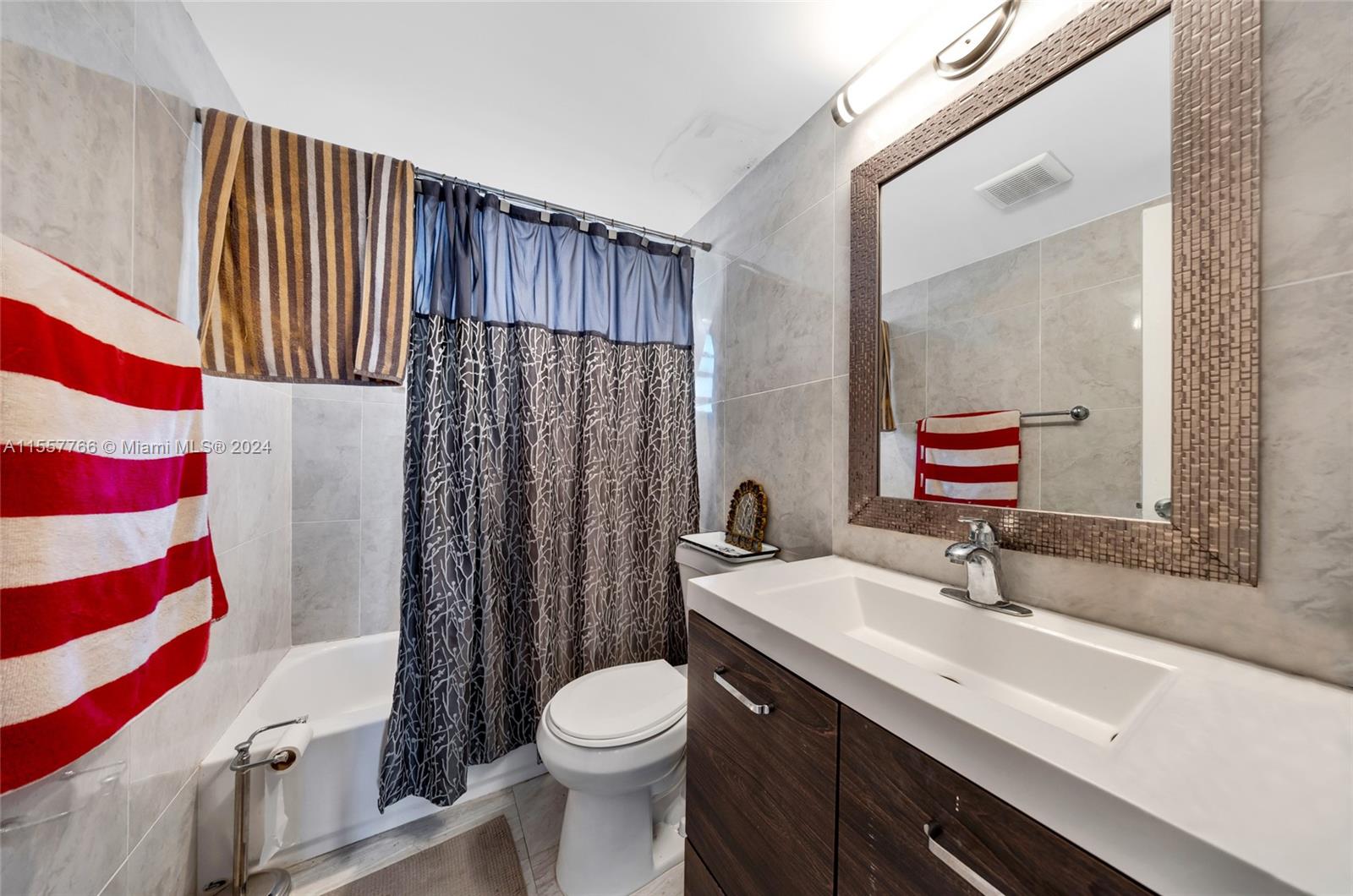 7900 Tatum Waterway Dr 205, Miami Beach, Florida 33141, 1 Bedroom Bedrooms, ,1 BathroomBathrooms,Residential,For Sale,7900 Tatum Waterway Dr 205,A11557766