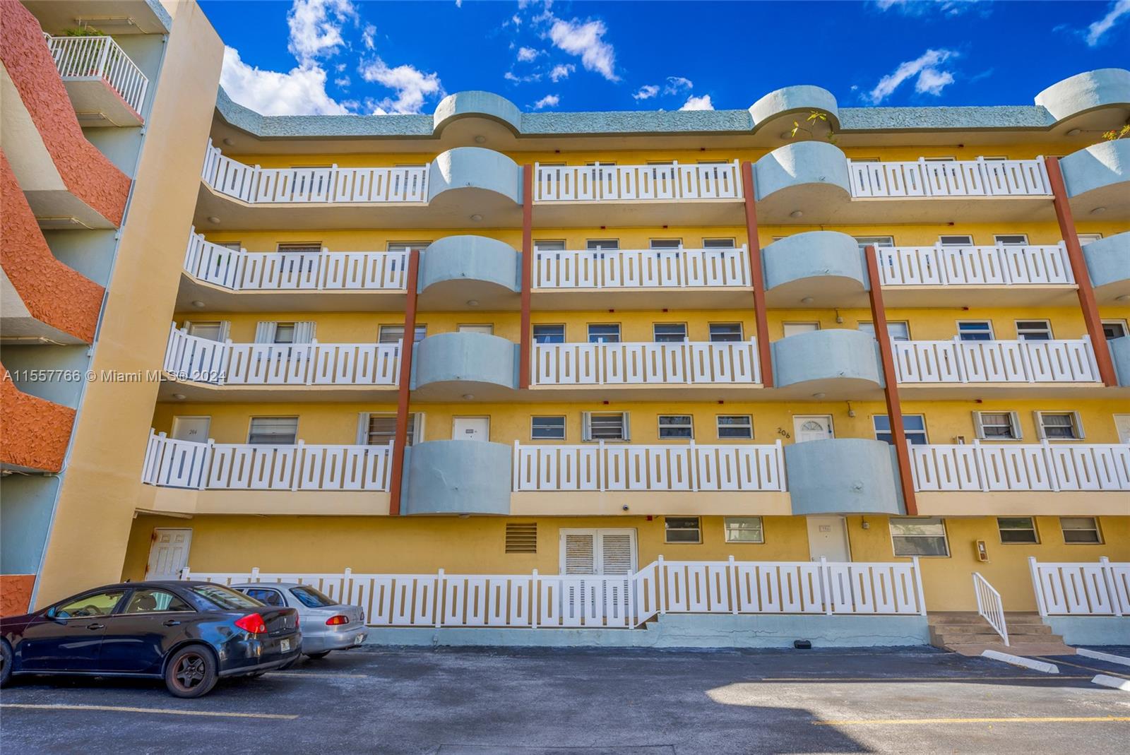 7900 Tatum Waterway Dr 205, Miami Beach, Florida 33141, 1 Bedroom Bedrooms, ,1 BathroomBathrooms,Residential,For Sale,7900 Tatum Waterway Dr 205,A11557766