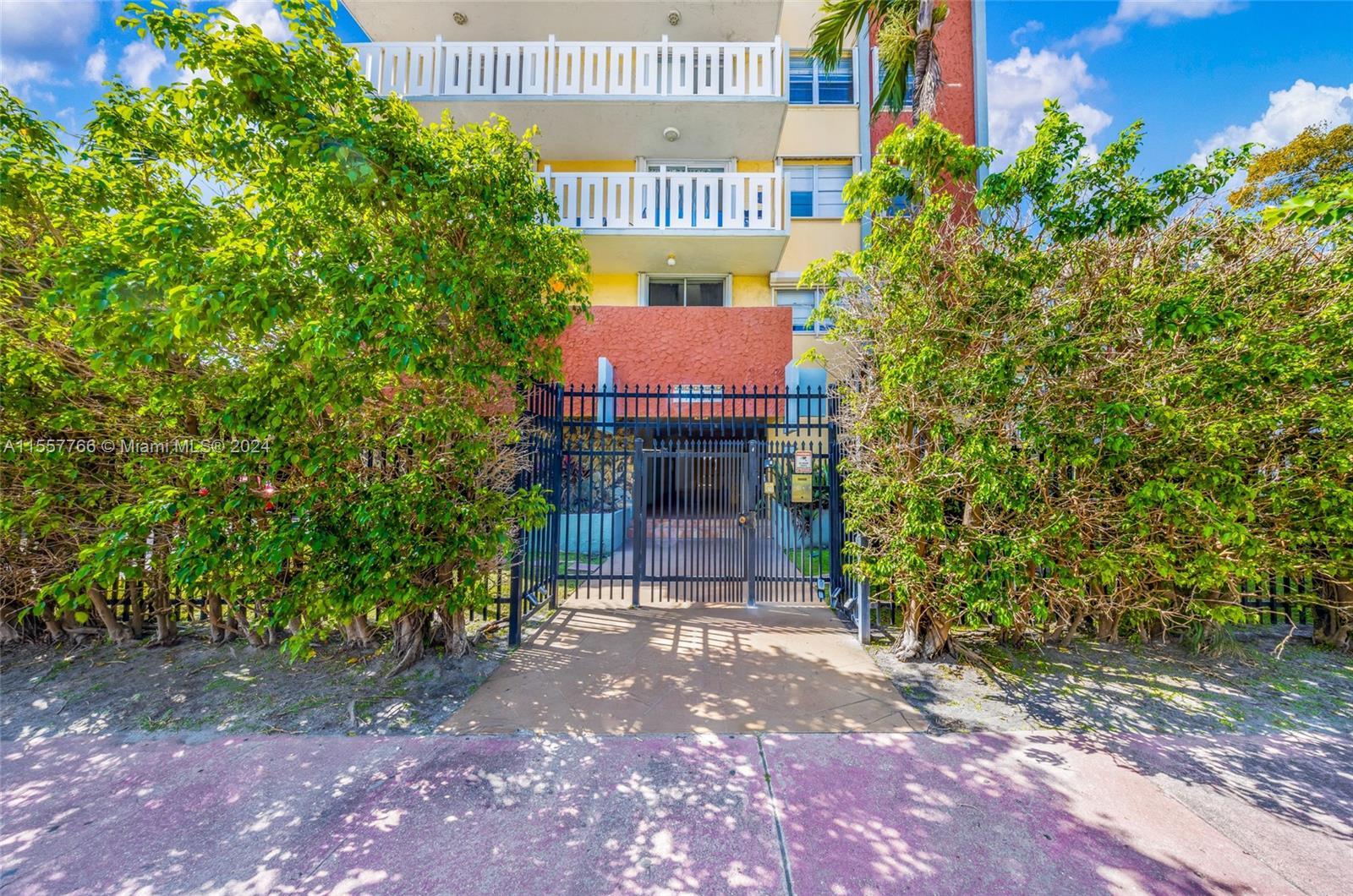 7900 Tatum Waterway Dr 205, Miami Beach, Florida 33141, 1 Bedroom Bedrooms, ,1 BathroomBathrooms,Residential,For Sale,7900 Tatum Waterway Dr 205,A11557766