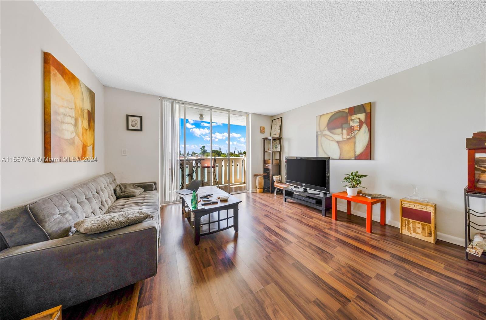 7900 Tatum Waterway Dr 205, Miami Beach, Florida 33141, 1 Bedroom Bedrooms, ,1 BathroomBathrooms,Residential,For Sale,7900 Tatum Waterway Dr 205,A11557766