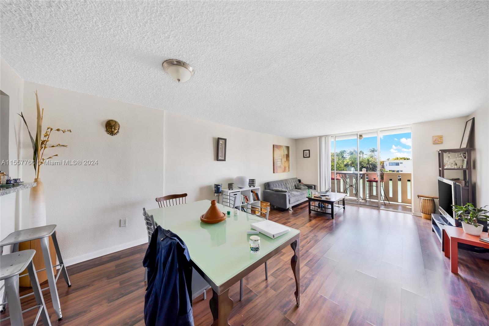 7900 Tatum Waterway Dr 205, Miami Beach, Florida 33141, 1 Bedroom Bedrooms, ,1 BathroomBathrooms,Residential,For Sale,7900 Tatum Waterway Dr 205,A11557766