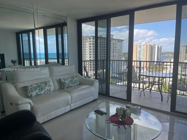 2101 S Ocean Dr 1104, Hollywood, Florida 33019, 2 Bedrooms Bedrooms, ,2 BathroomsBathrooms,Residentiallease,For Rent,2101 S Ocean Dr 1104,A11559939