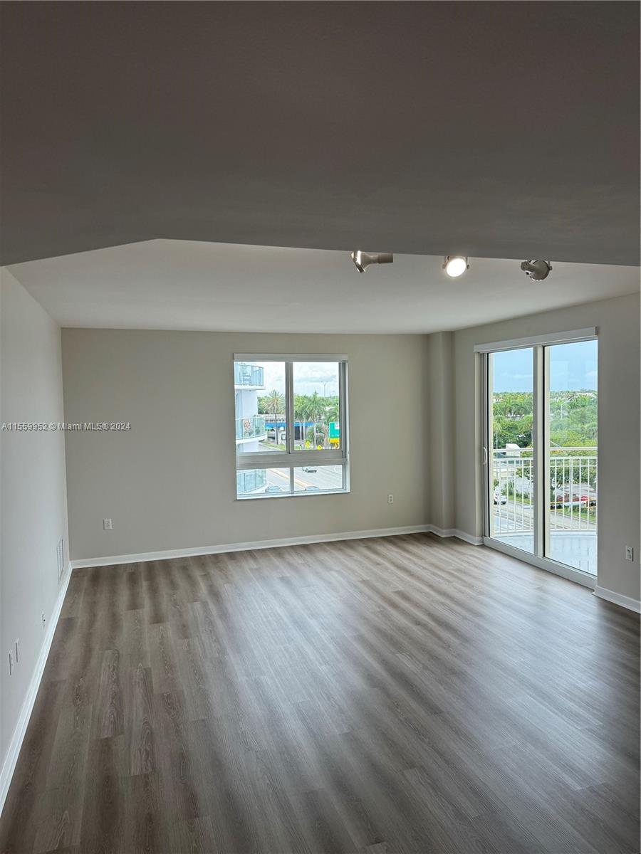 7355 SW 89th St 510N, Miami, Florida 33156, 3 Bedrooms Bedrooms, ,2 BathroomsBathrooms,Residentiallease,For Rent,7355 SW 89th St 510N,A11559952