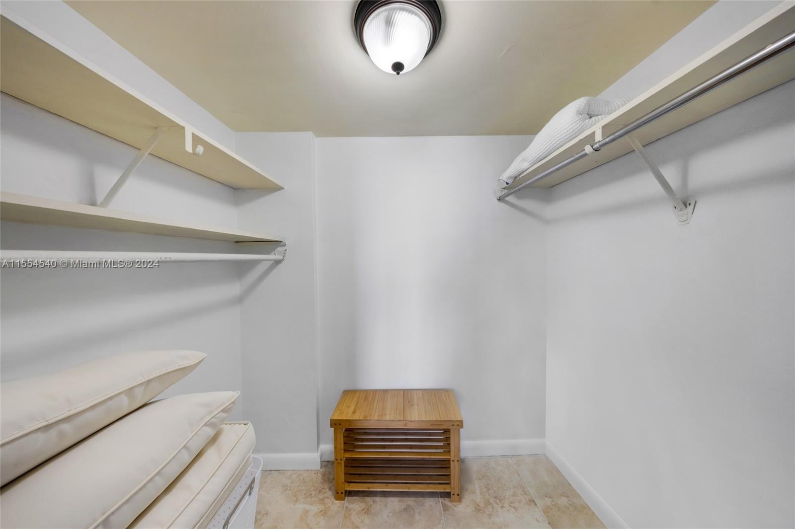 7928 West Dr 602, North Bay Village, Florida 33141, 1 Bedroom Bedrooms, ,1 BathroomBathrooms,Residentiallease,For Rent,7928 West Dr 602,A11554540