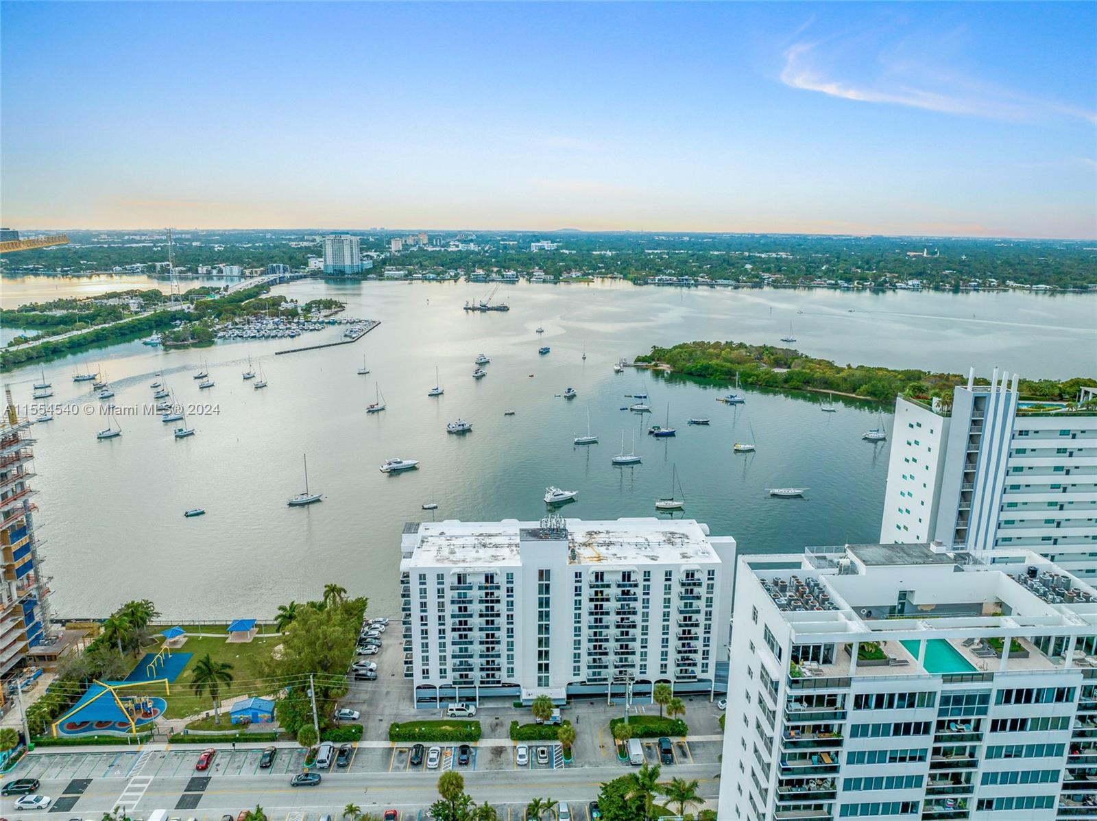 7928 West Dr 602, North Bay Village, Florida 33141, 1 Bedroom Bedrooms, ,1 BathroomBathrooms,Residentiallease,For Rent,7928 West Dr 602,A11554540