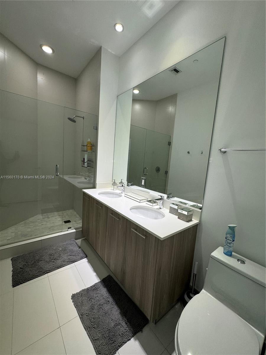 Wraparound Balcony East