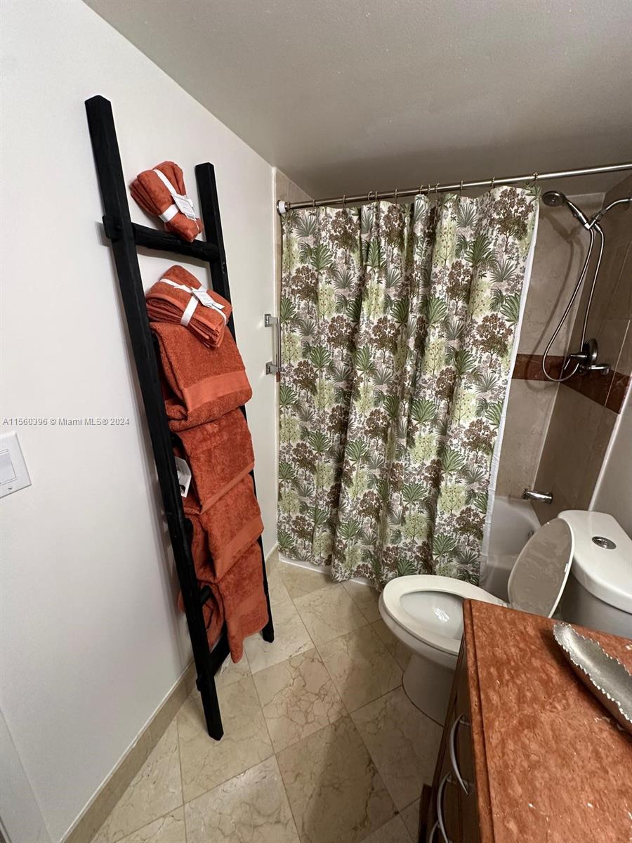 2555 Collins Ave 2410, Miami Beach, Florida 33140, 1 Bedroom Bedrooms, ,1 BathroomBathrooms,Residentiallease,For Rent,2555 Collins Ave 2410,A11560396