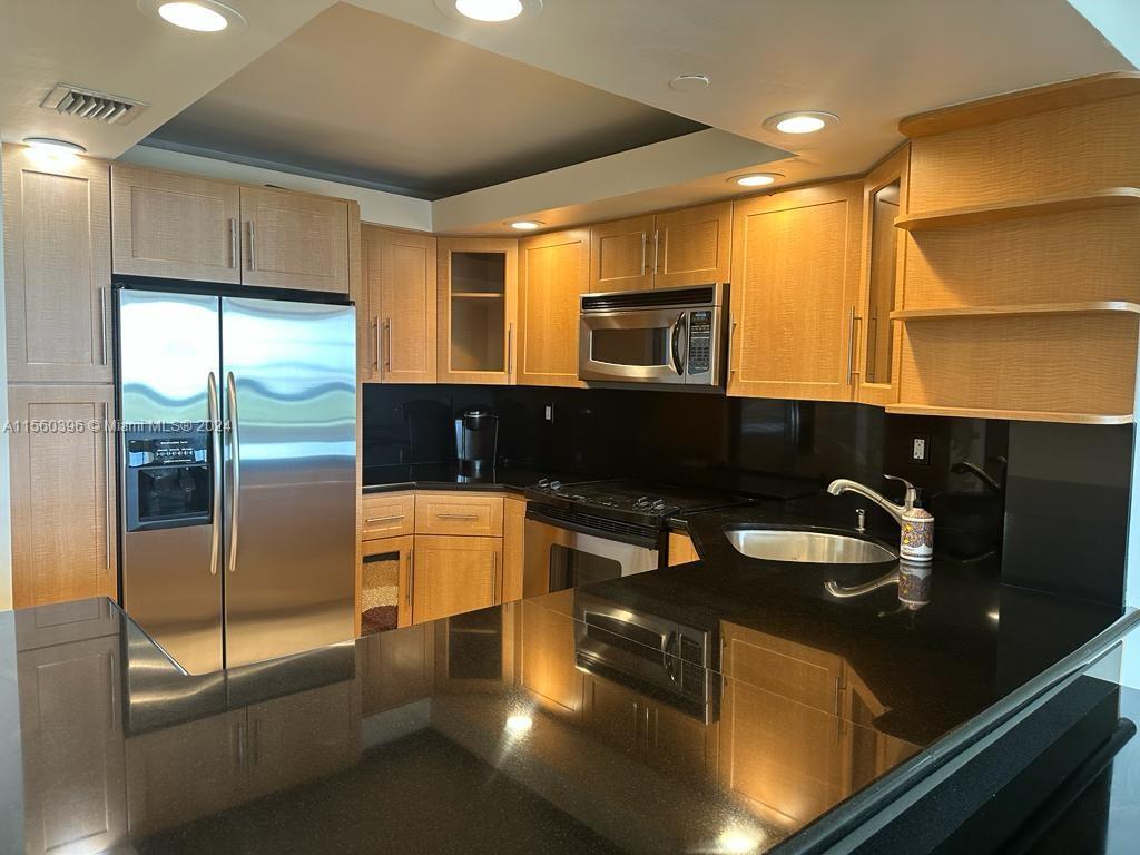 2555 Collins Ave 2410, Miami Beach, Florida 33140, 1 Bedroom Bedrooms, ,1 BathroomBathrooms,Residentiallease,For Rent,2555 Collins Ave 2410,A11560396