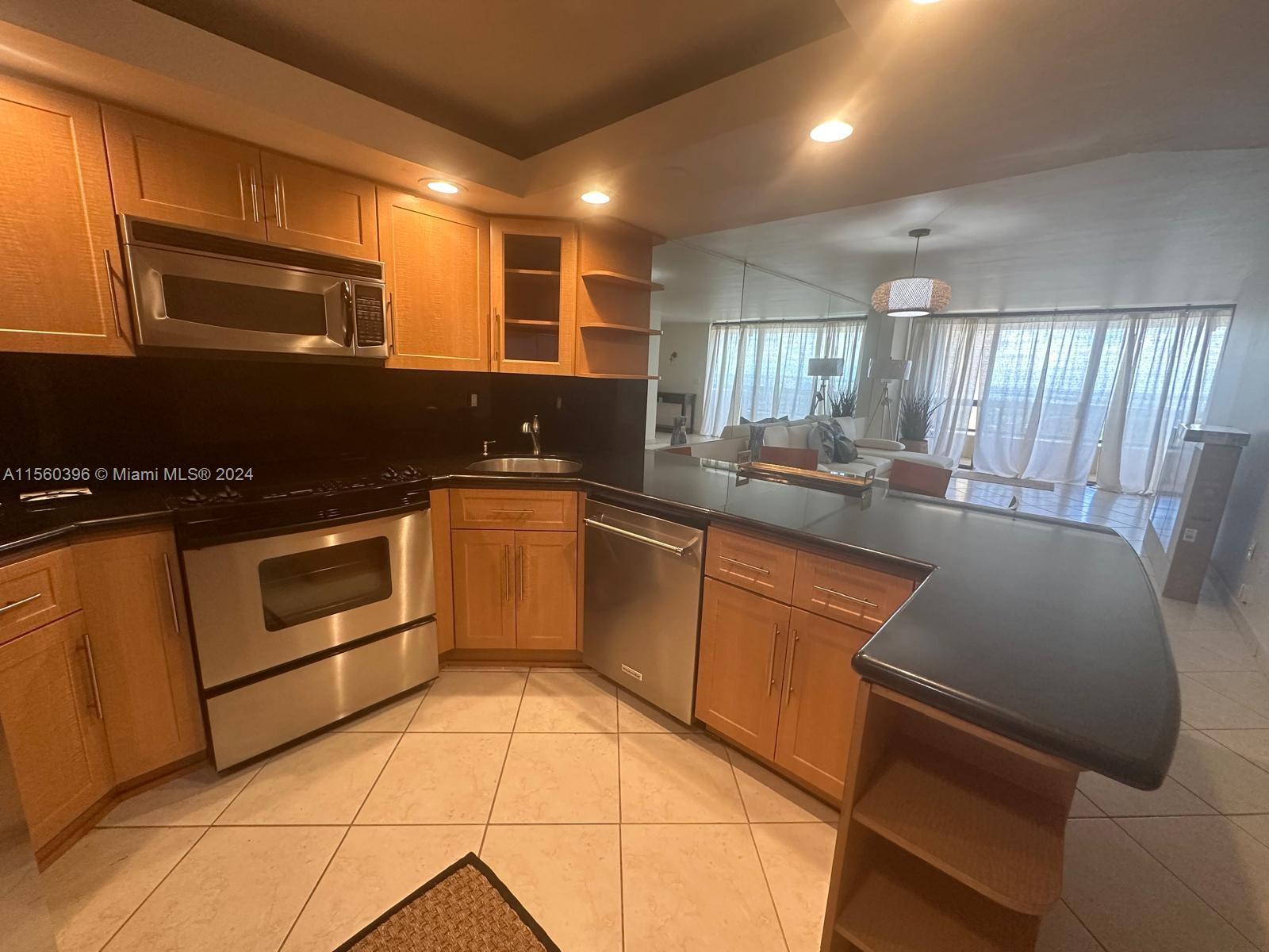 2555 Collins Ave 2410, Miami Beach, Florida 33140, 1 Bedroom Bedrooms, ,1 BathroomBathrooms,Residentiallease,For Rent,2555 Collins Ave 2410,A11560396