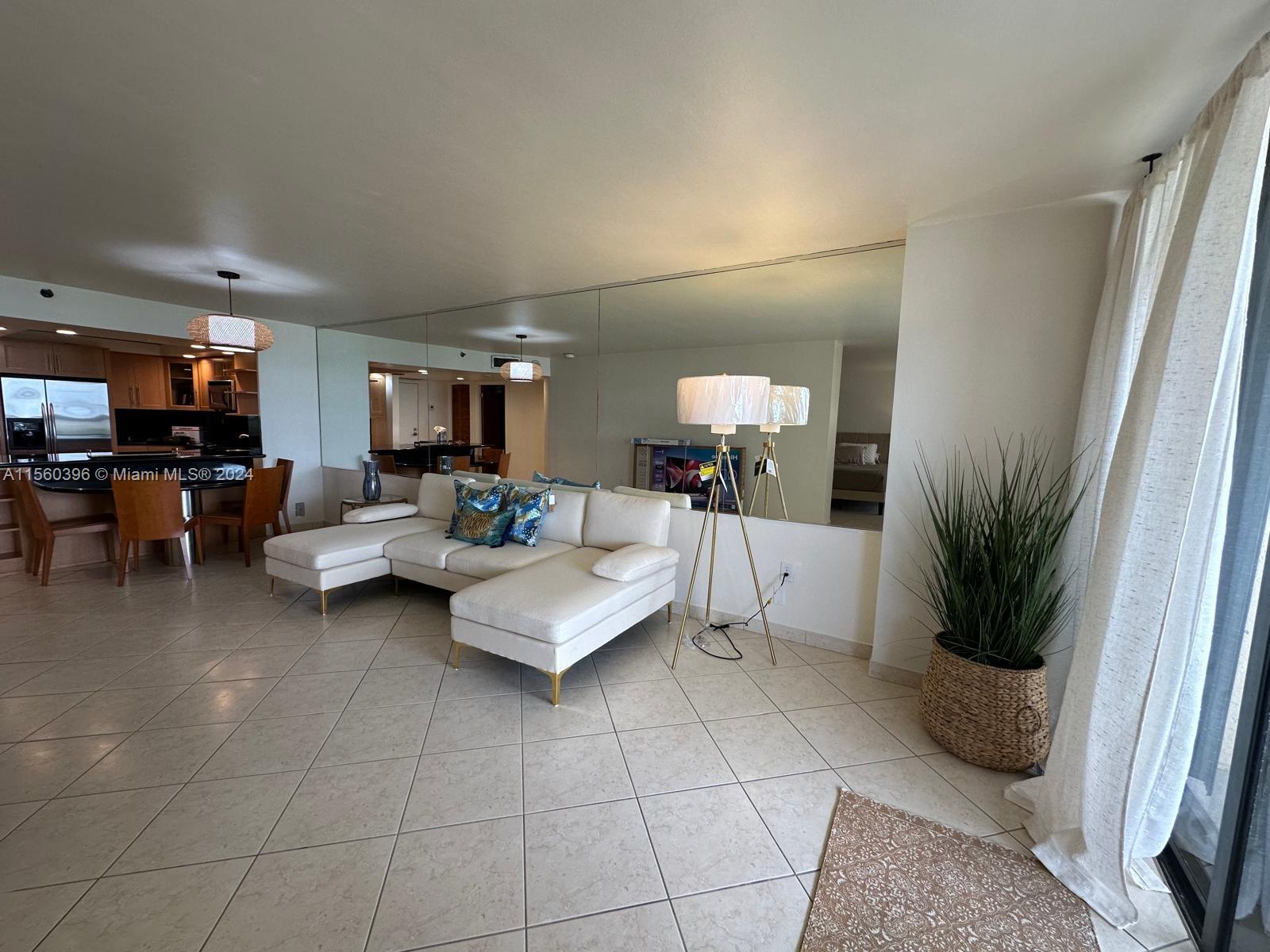 2555 Collins Ave 2410, Miami Beach, Florida 33140, 1 Bedroom Bedrooms, ,1 BathroomBathrooms,Residentiallease,For Rent,2555 Collins Ave 2410,A11560396