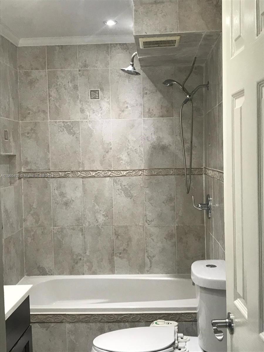 2200 E Hallandale Beach Blvd 702, Hallandale Beach, Florida 33009, 1 Bedroom Bedrooms, ,1 BathroomBathrooms,Residentiallease,For Rent,2200 E Hallandale Beach Blvd 702,A11560405