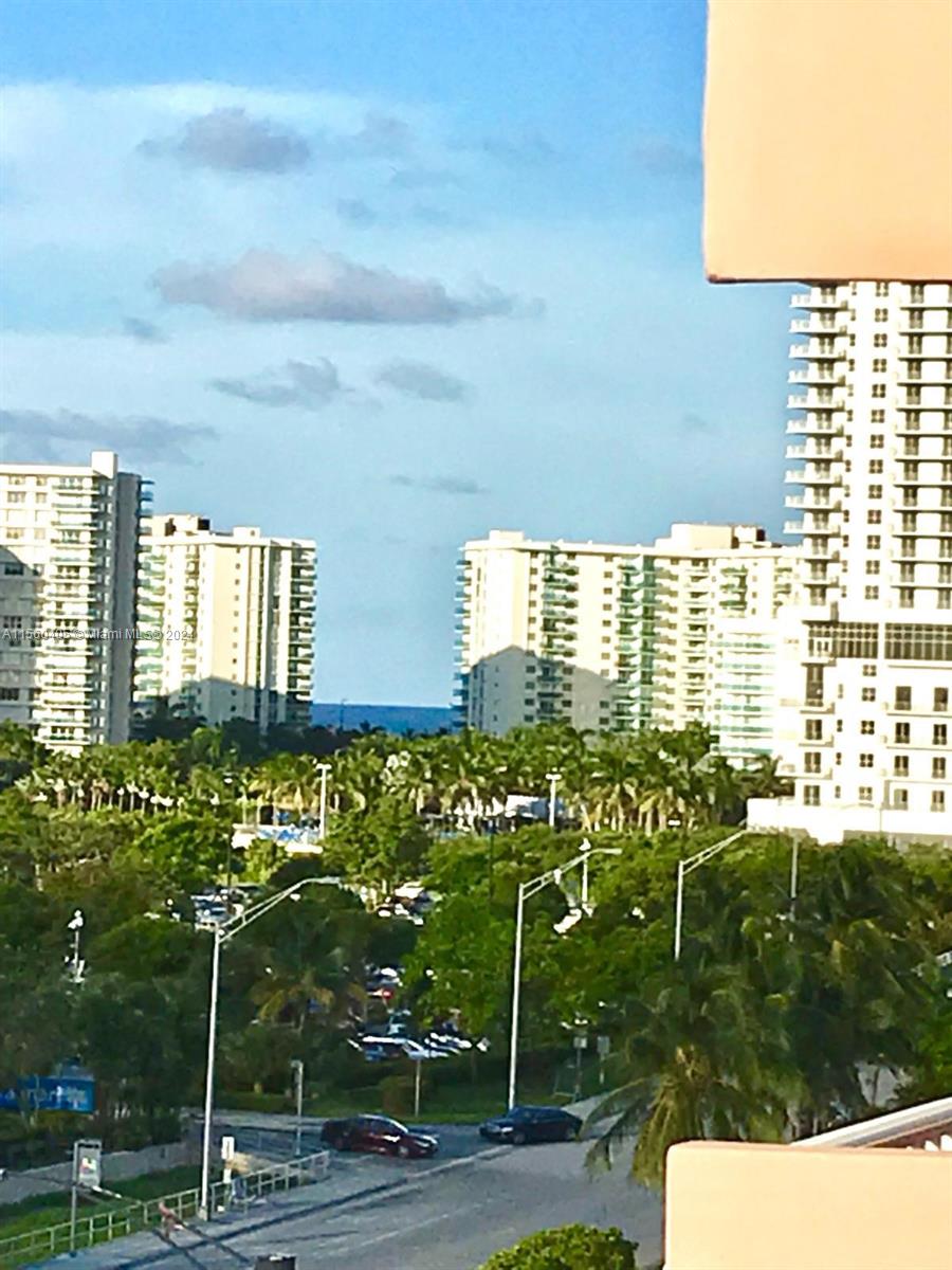 2200 E Hallandale Beach Blvd 702, Hallandale Beach, Florida 33009, 1 Bedroom Bedrooms, ,1 BathroomBathrooms,Residentiallease,For Rent,2200 E Hallandale Beach Blvd 702,A11560405