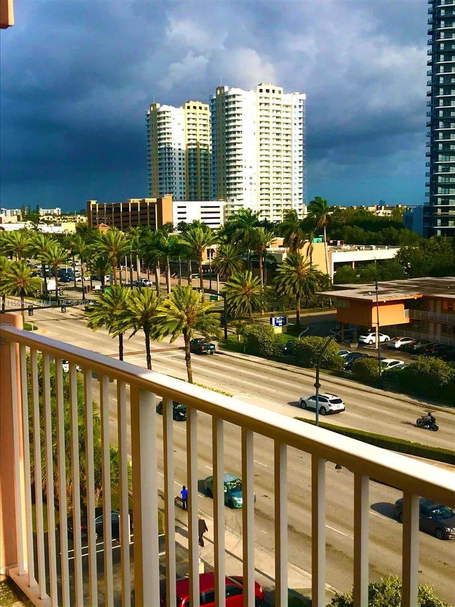 2200 E Hallandale Beach Blvd 702, Hallandale Beach, Florida 33009, 1 Bedroom Bedrooms, ,1 BathroomBathrooms,Residentiallease,For Rent,2200 E Hallandale Beach Blvd 702,A11560405