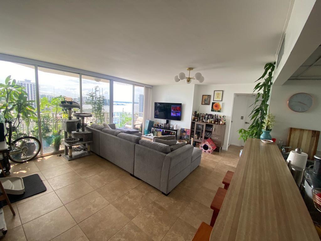 7601 E Treasure Dr 1611, North Bay Village, Florida 33141, 2 Bedrooms Bedrooms, ,2 BathroomsBathrooms,Residentiallease,For Rent,7601 E Treasure Dr 1611,A11560188