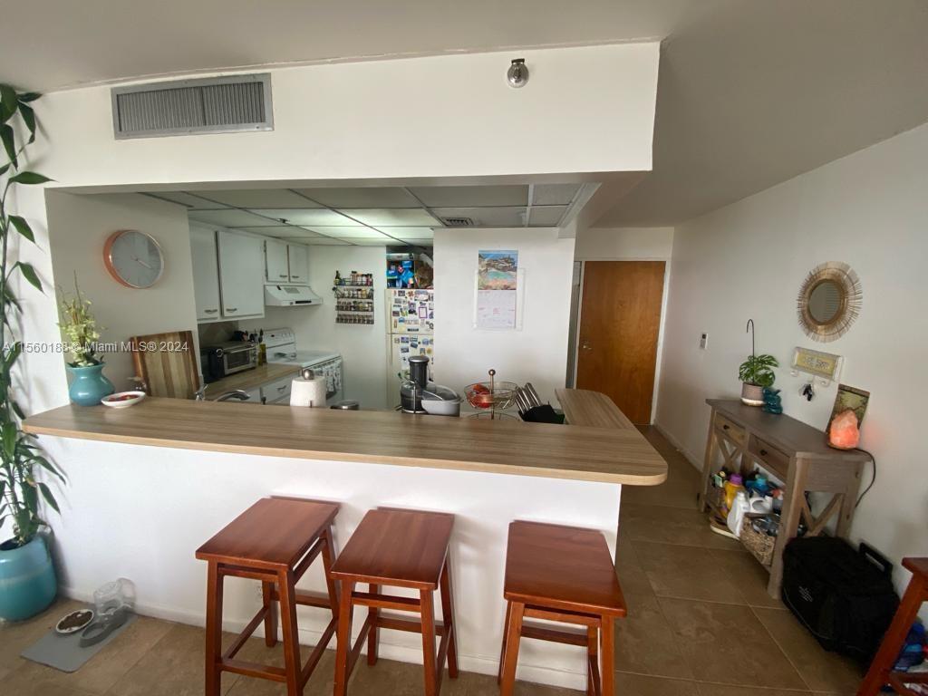7601 E Treasure Dr 1611, North Bay Village, Florida 33141, 2 Bedrooms Bedrooms, ,2 BathroomsBathrooms,Residentiallease,For Rent,7601 E Treasure Dr 1611,A11560188