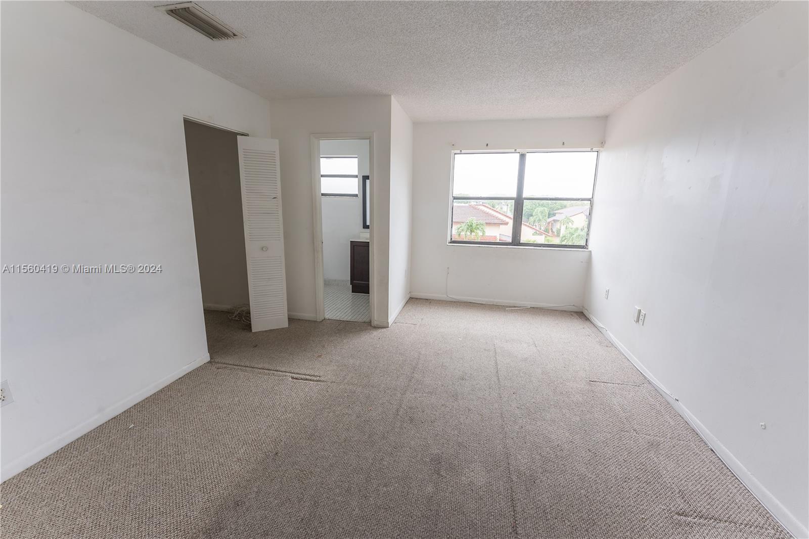 9961 NW 9th St Cir 9-18, Miami, Florida 33172, 2 Bedrooms Bedrooms, ,2 BathroomsBathrooms,Residential,For Sale,9961 NW 9th St Cir 9-18,A11560419