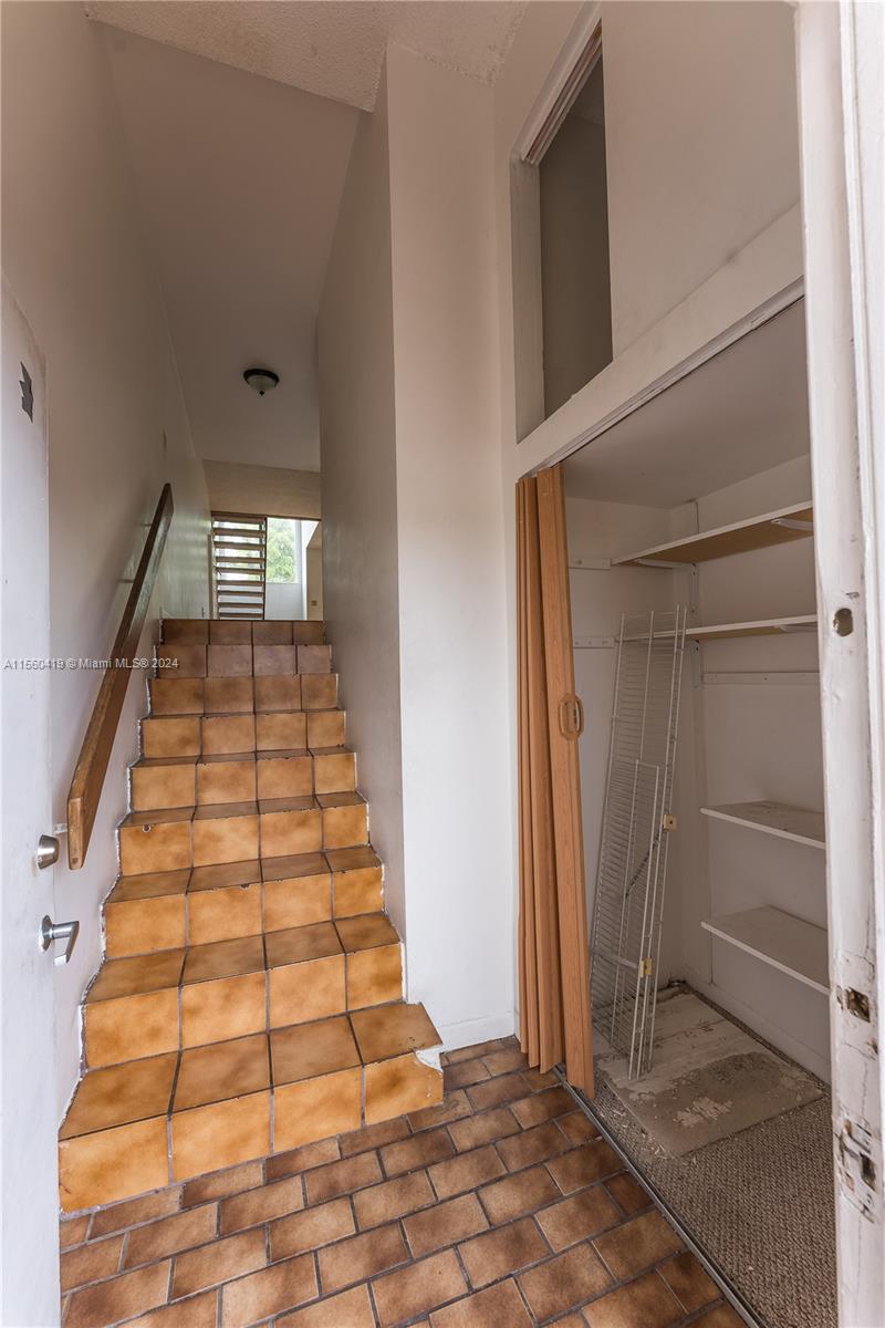 9961 NW 9th St Cir 9-18, Miami, Florida 33172, 2 Bedrooms Bedrooms, ,2 BathroomsBathrooms,Residential,For Sale,9961 NW 9th St Cir 9-18,A11560419