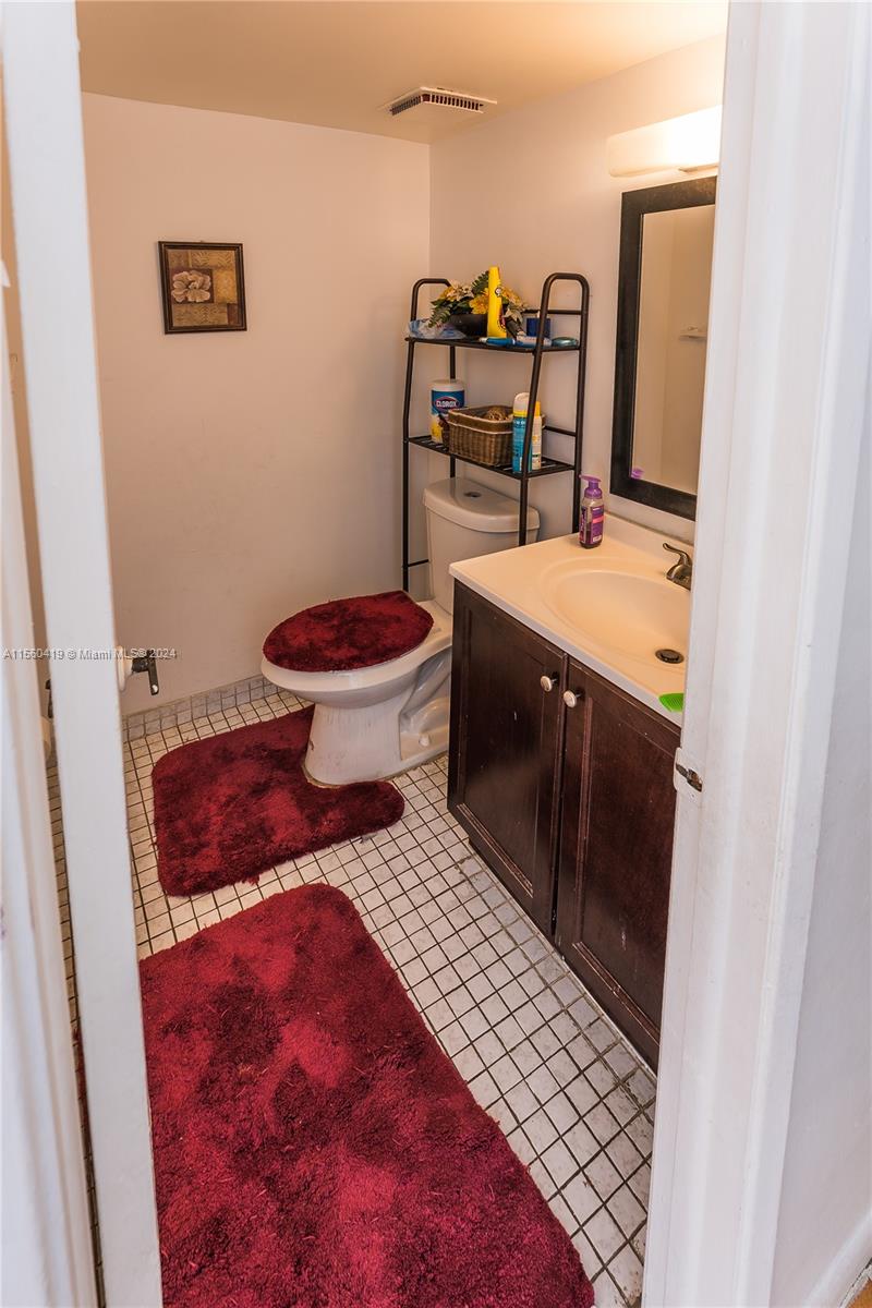 9961 NW 9th St Cir 9-18, Miami, Florida 33172, 2 Bedrooms Bedrooms, ,2 BathroomsBathrooms,Residential,For Sale,9961 NW 9th St Cir 9-18,A11560419