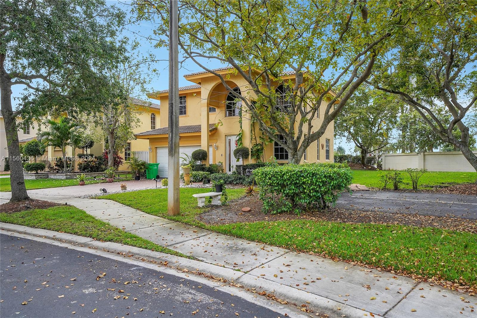 10840 NW 35th Pl  For Sale A11560436, FL