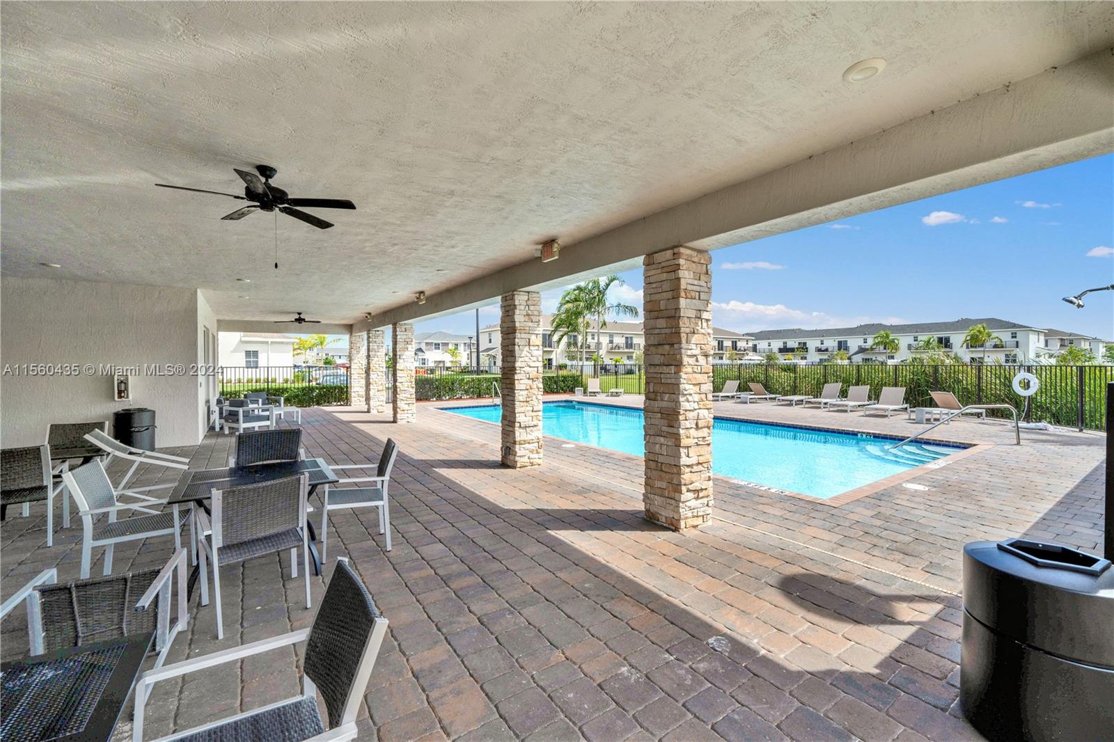 805 SE 18th St 805, Homestead, Florida 33034, 3 Bedrooms Bedrooms, ,2 BathroomsBathrooms,Residentiallease,For Rent,805 SE 18th St 805,A11560435