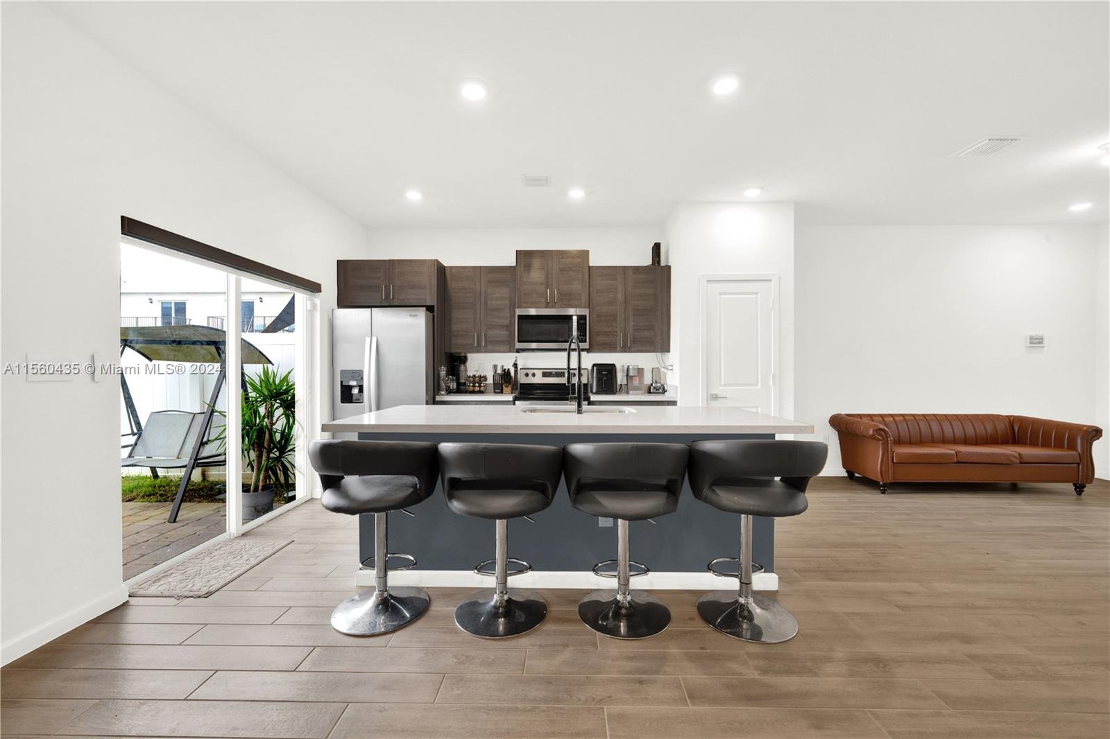 805 SE 18th St 805, Homestead, Florida 33034, 3 Bedrooms Bedrooms, ,2 BathroomsBathrooms,Residentiallease,For Rent,805 SE 18th St 805,A11560435