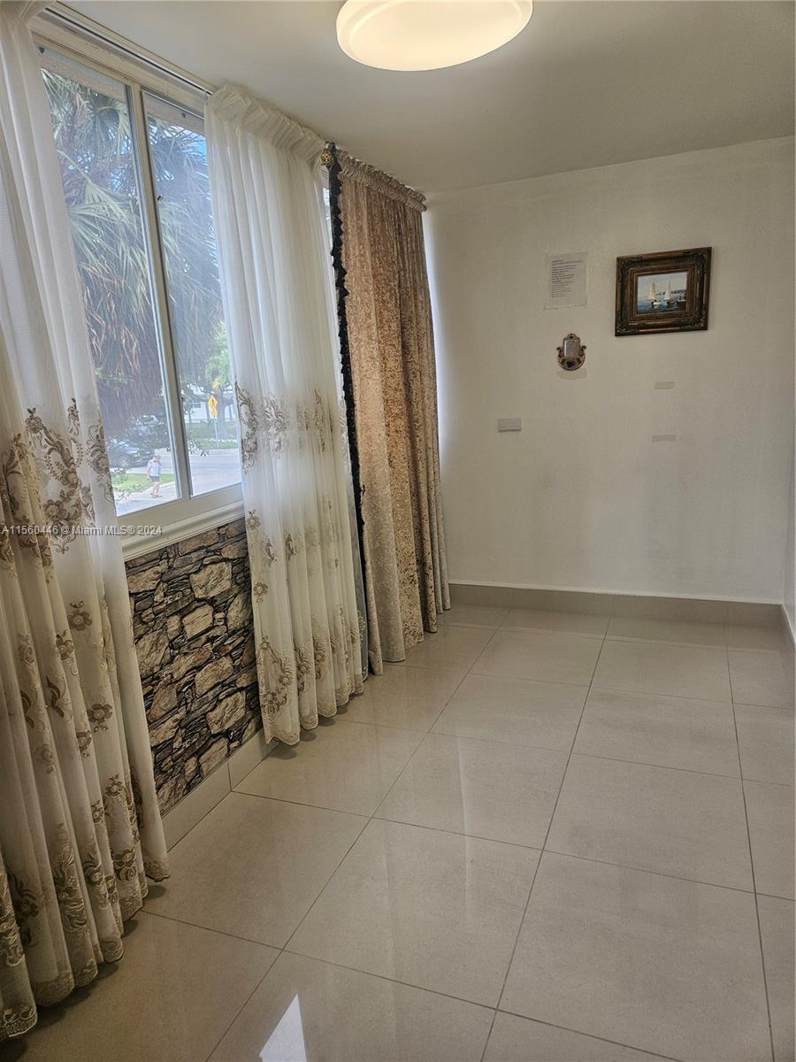 301 NE 14th Ave 207, Hallandale Beach, Florida 33009, 2 Bedrooms Bedrooms, ,2 BathroomsBathrooms,Residential,For Sale,301 NE 14th Ave 207,A11560446